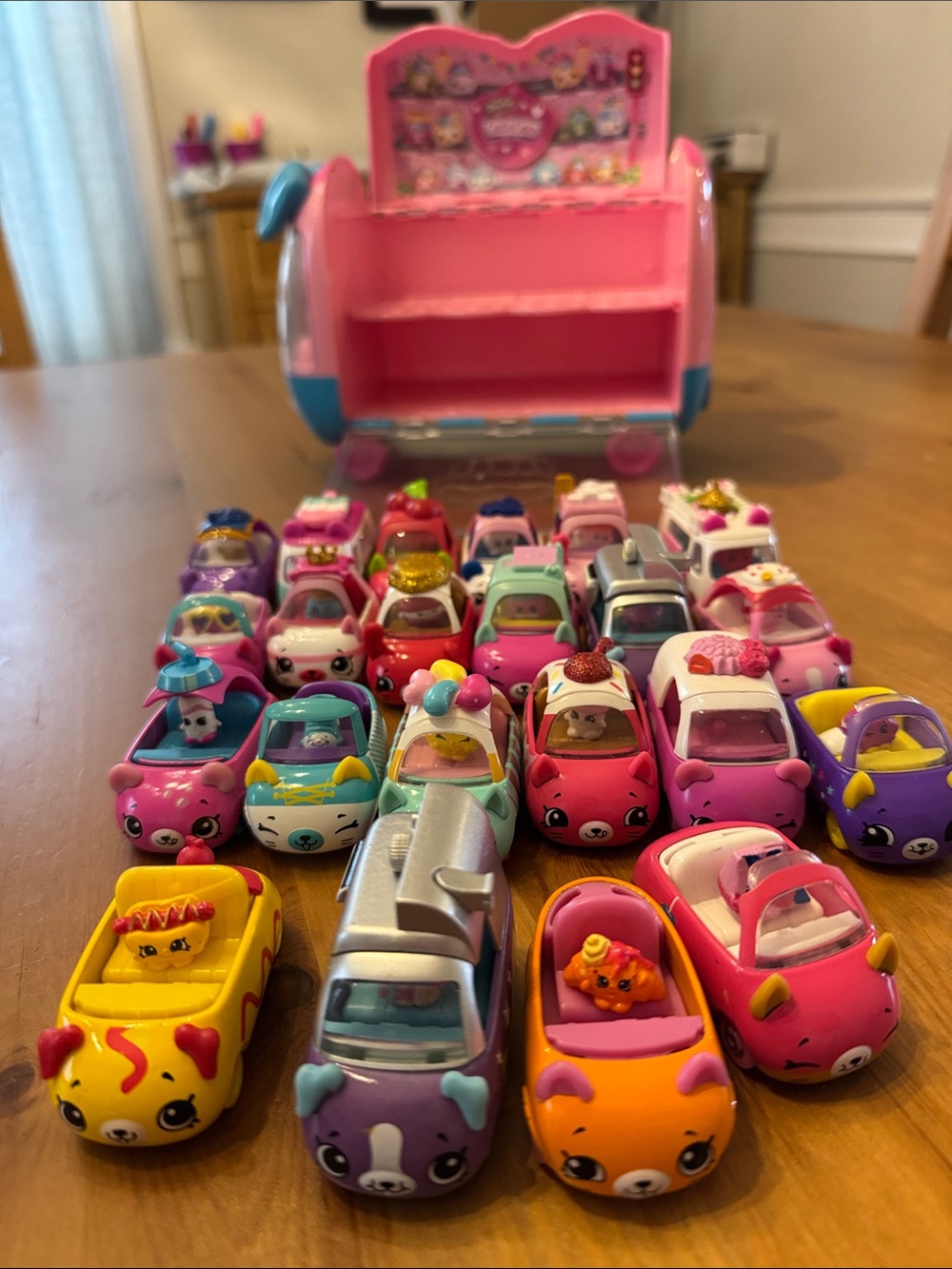 Shopkins Cutie Cars Lot with Carrying Case